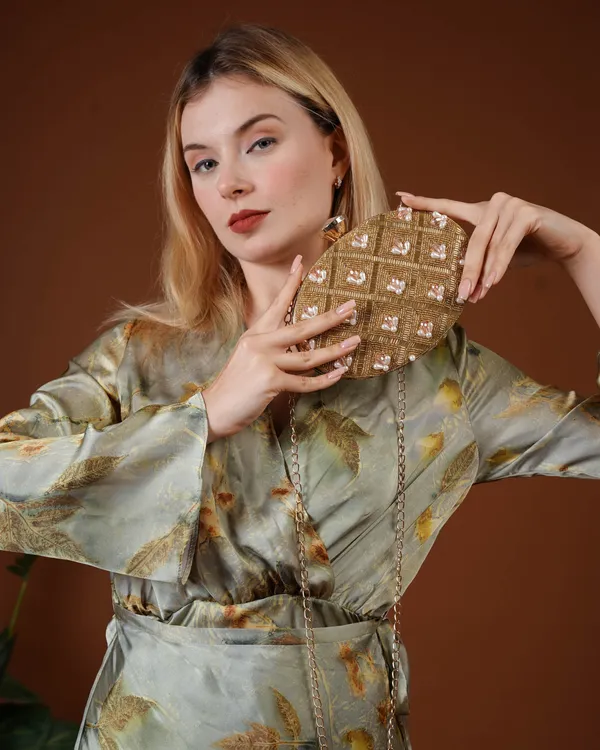 Lunara_Gold_Bloom_Clutch